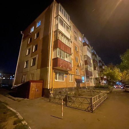 1-комн. квартира целиком Интернациональная 32 с гостиничным сервисом Петропавловск Экстерьер фото